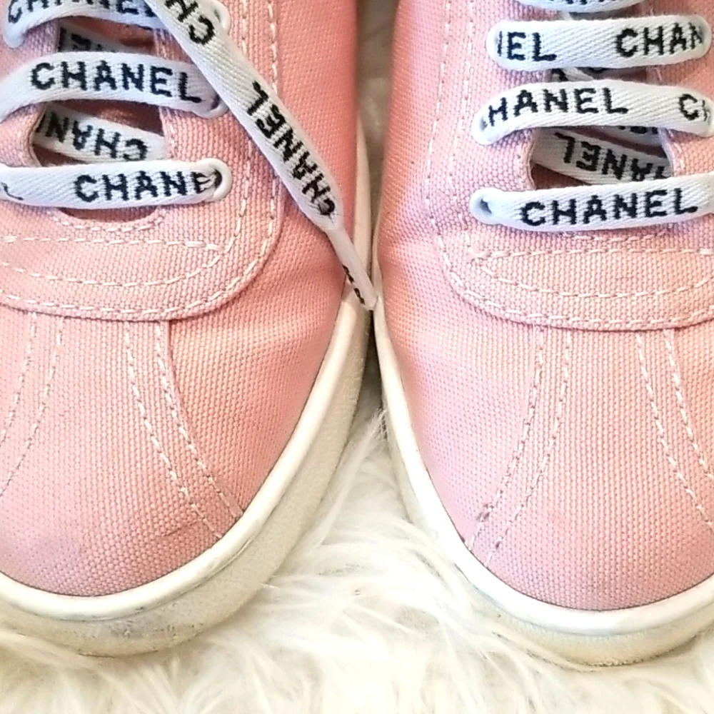 CHANEL low top